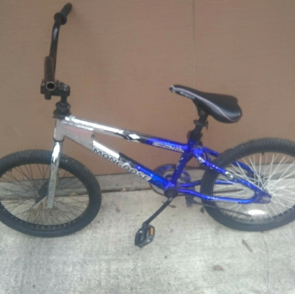 A mongoose 20" bike